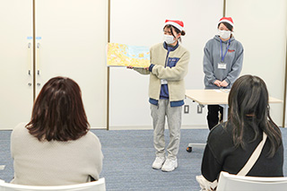 クリスマスの絵本・紙芝居の公演