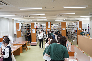 図書館見学