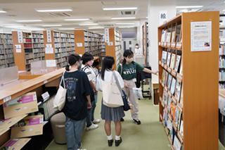 キャンパスめぐり「図書館」