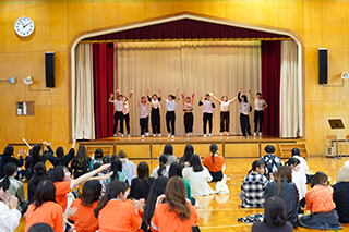 みんなで一緒に踊ろう子どもの体操